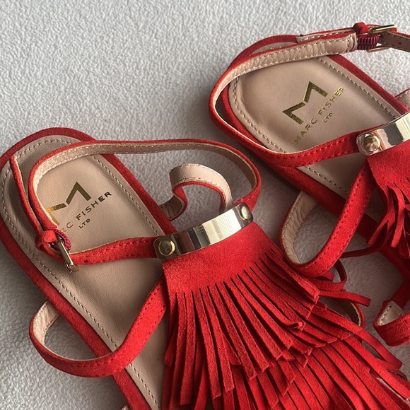 Like new Marc Fisher red suede flat sandals with fringe, gold trim, size 8.5. - Picture 3 of 10